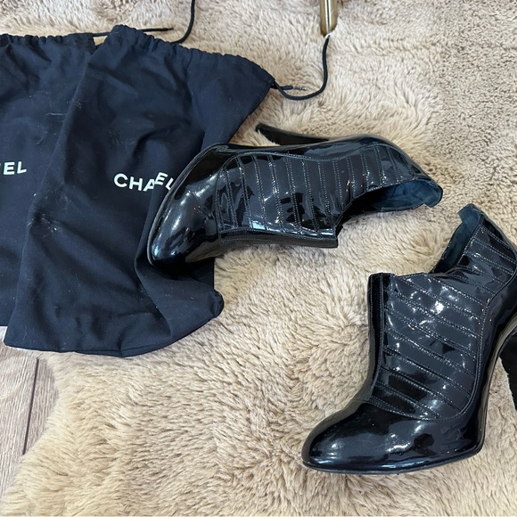 CHANEL Paris New York high heels booties(size-39) - Picture 9 of 9